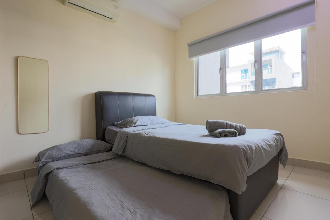 Cozy 2 Bedroom W Pool - 6 Pax - Kajang Extérieur photo